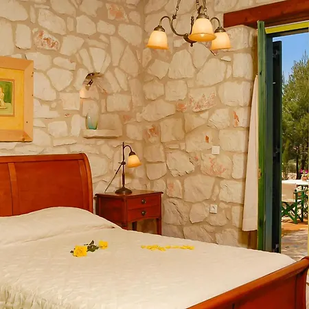 Lida Aresti By Sealand فيلة Agios Leon