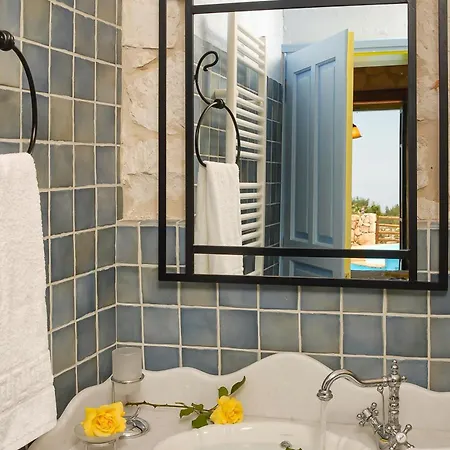 Lida Aresti By Sealand * Agios Leon